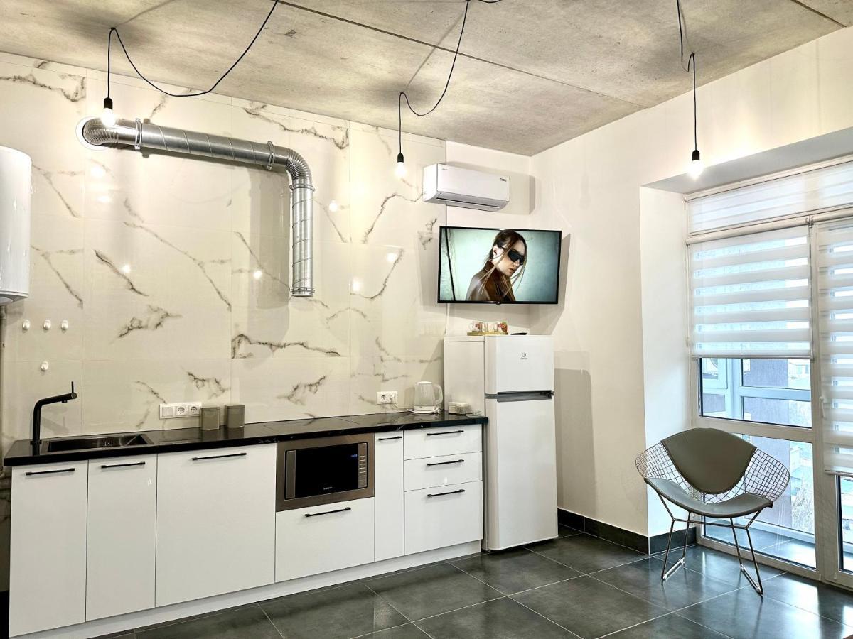 Designer Apartments In The City Center Rivne Eksteriør bilde