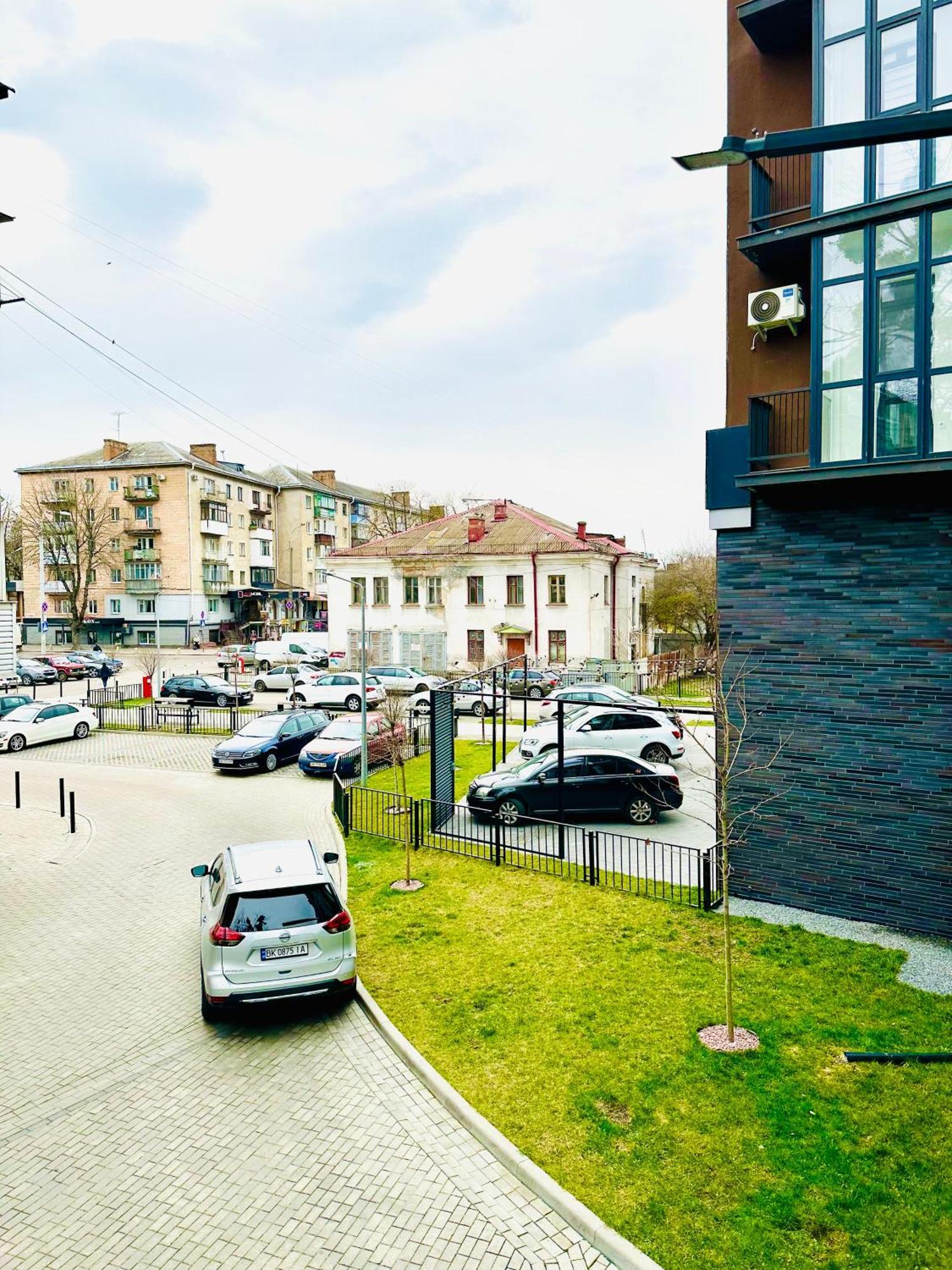 Designer Apartments In The City Center Rivne Eksteriør bilde